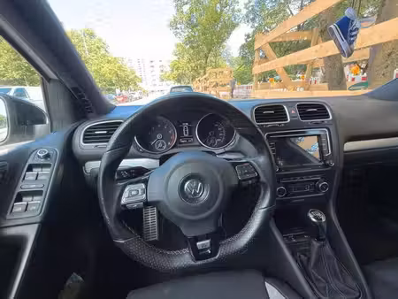 Volkswagen Golf R 2.0 TSI 270 4Motion