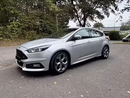 Ford Focus ST 2.0 EcoBoost 250