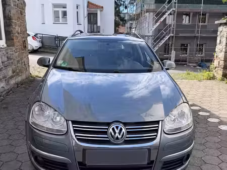 Volkswagen Golf 1.6 102 Confortline