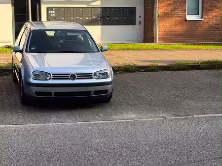 Volkswagen Golf 1.6 102