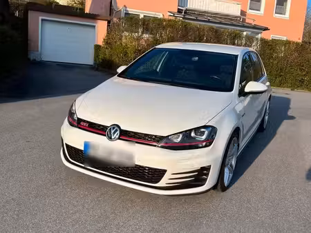 Volkswagen Golf GTI 2.0 TFSI 230 Performance