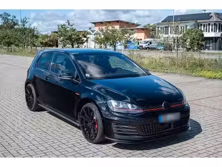 Volkswagen Golf GTI 2.0 TSI 230 Performance