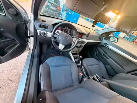 Opel Astra 1.4 90