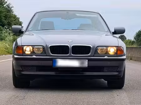 BMW Série 7 740i 4.0 286
