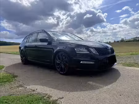 Škoda Octavia RS 2.0 TSI 230