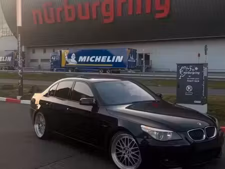BMW Série 5 545i V8 4.4 333