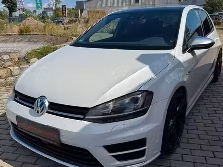 Volkswagen Golf R 2.0 TSI 300 4Motion