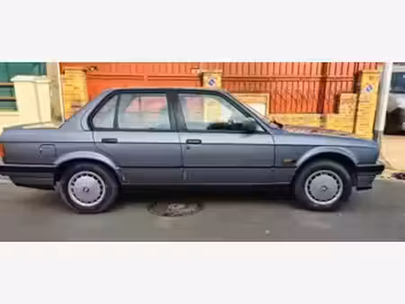 BMW Série 3 324d Worldline