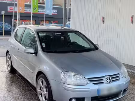 Volkswagen Golf 2.0 TDI 136