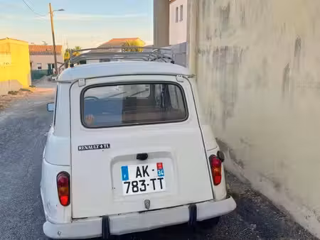Renault R4 4L