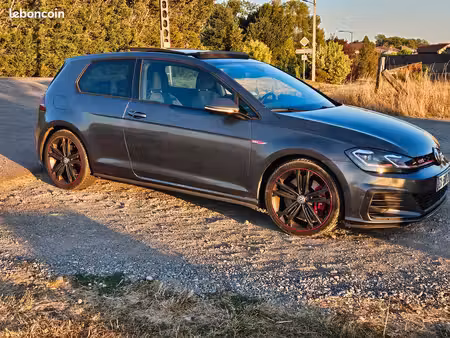 Volkswagen Golf GTI 2.0 Performance