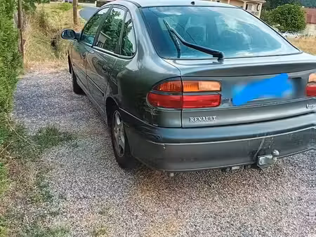 Renault Laguna 2.0 140