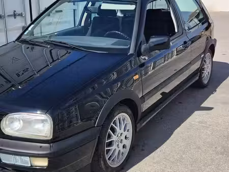 Volkswagen Golf GTI 2.0 115