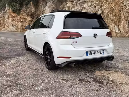Volkswagen Golf GTI 2.0 245
