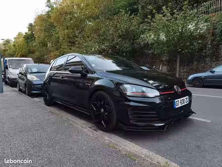 Volkswagen Golf GTI 2.0 TSI 220