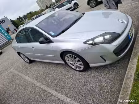 Renault Laguna GT 2.0 dCi 180