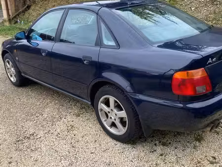 Audi A4 1.8 125