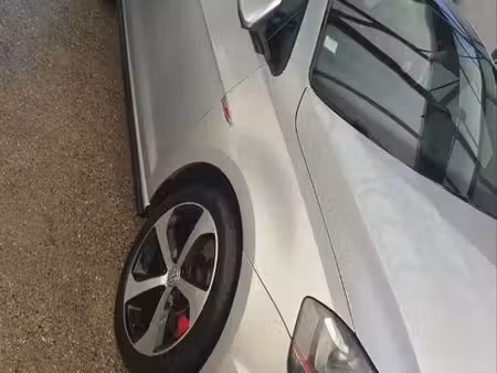 Volkswagen Golf GTI 2.0 TSI 220