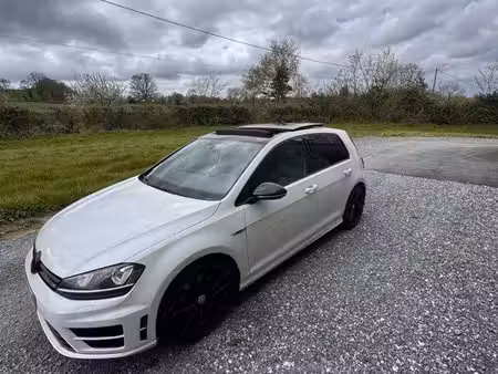 Volkswagen Golf R 2.0 TSI 300 4Motion