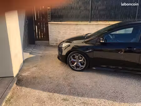 Ford Focus ST 2.0 250