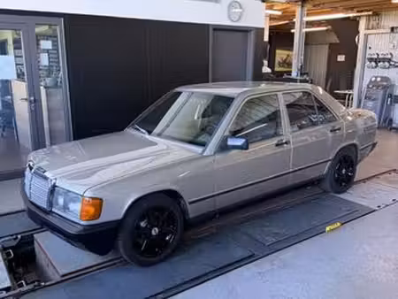 Mercedes-Benz 190 