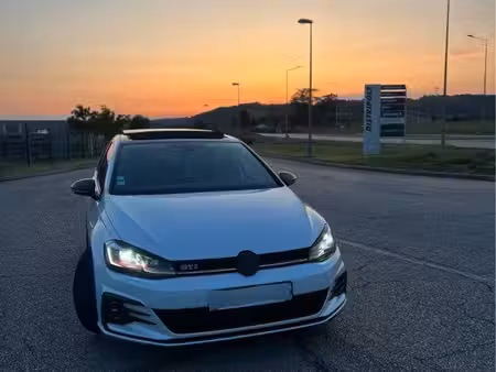 Volkswagen Golf GTI 2.0 TFSI 230