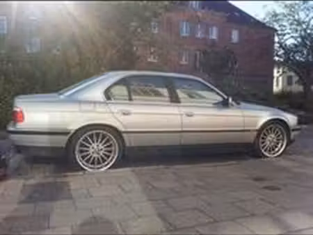 BMW Série 7 740i 4.0 286