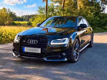 Audi A8 S8 V8 4.0 TFSI 605 quattro