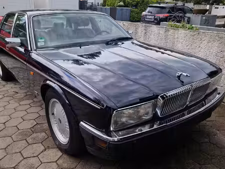 Daimler Double Six V12 6.0 318