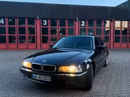 BMW Série 7 735i 3.5 238
