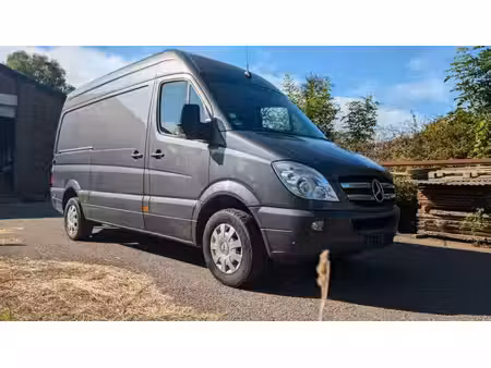 Mercedes-Benz Sprinter 319 V6 3.5 CDI 190