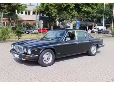 Daimler Double Six