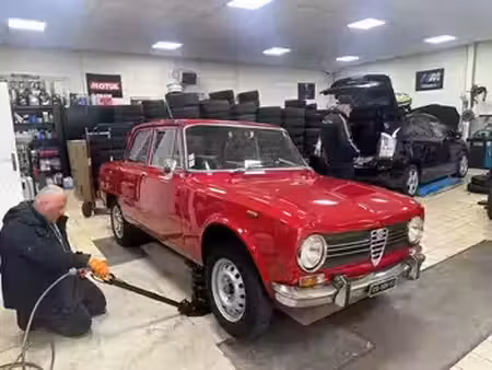 Alfa Romeo Giulia 1300 1.3
