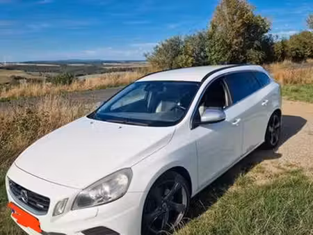 Volvo V60 D3 2.0 150 R Design