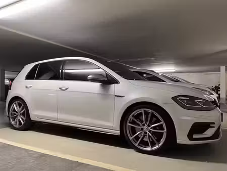 Volkswagen Golf R 2.0 TSI 300 4Motion