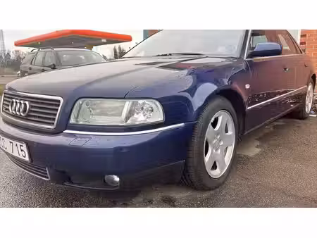 Audi A8 V8 3.3 TDI 225 quattro