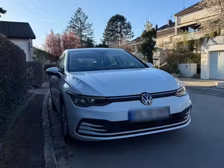 Volkswagen Golf 1.0 TSI 110