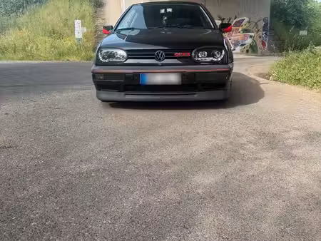 Volkswagen Golf GTI 2.0 115