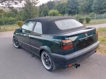 Volkswagen Golf 1.8 90