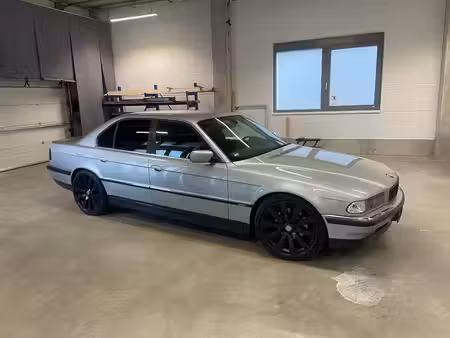 BMW Série 7 735i 3.5