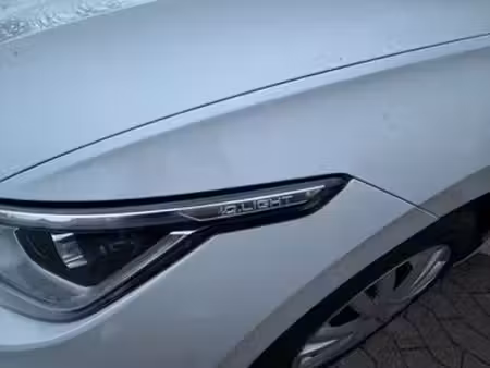 Volkswagen Golf 1.0 TSI 110