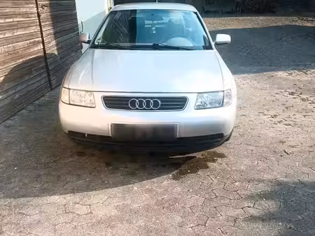 Audi A3 1.6 102 Ambiente