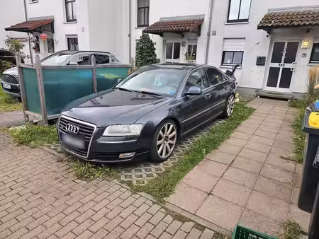 Audi A8 V8 4.2 FSI 350 quattro