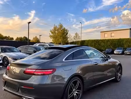 Mercedes-Benz Classe E E 220