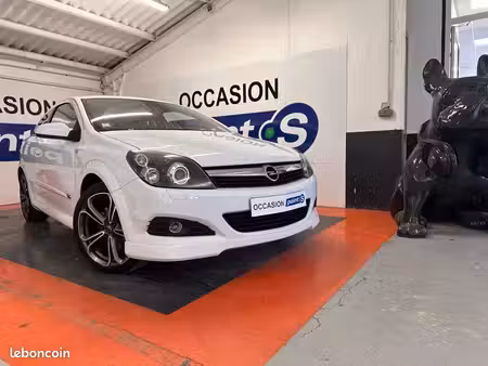 Opel Astra 1.7 CDTI 125 OPC Line