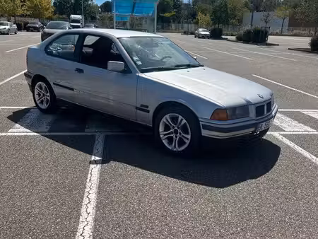 BMW Série 3 361i 1.6 102