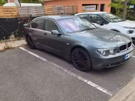 BMW Série 7 735i 3.5 272