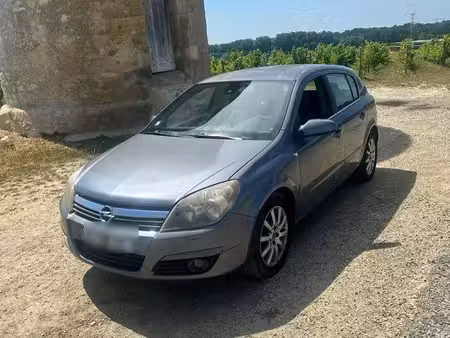 Opel Astra 1.2 90