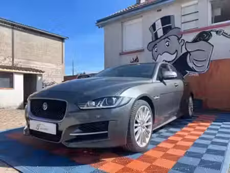 Jaguar XE D180 2.0 180 Pure
