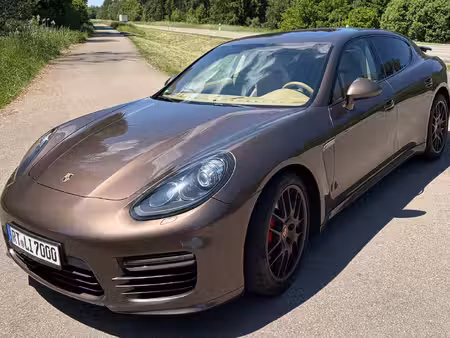 Porsche Panamera GTS V8 4.8 4x4